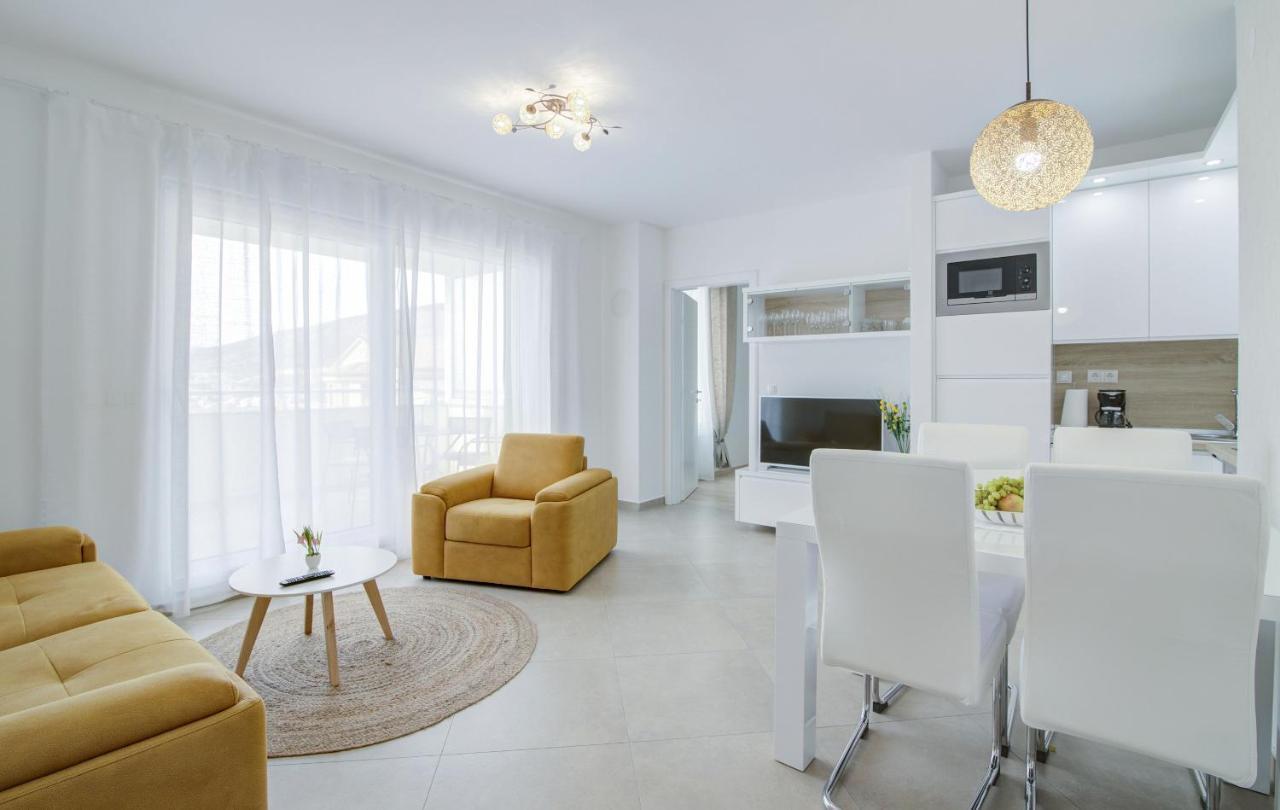 Apartments Luka - Villa Sunce Zengg Kültér fotó