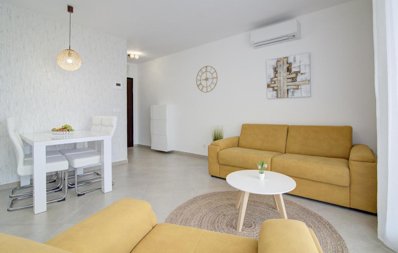 Apartments Luka - Villa Sunce Zengg Kültér fotó